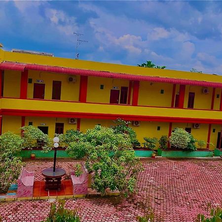 Hotel Rembulan Tebing Tinggi Esterno foto