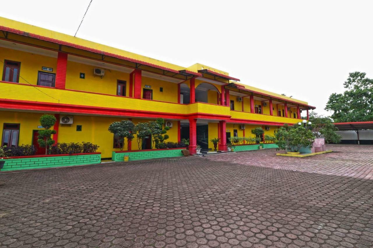 Hotel Rembulan Tebing Tinggi Esterno foto