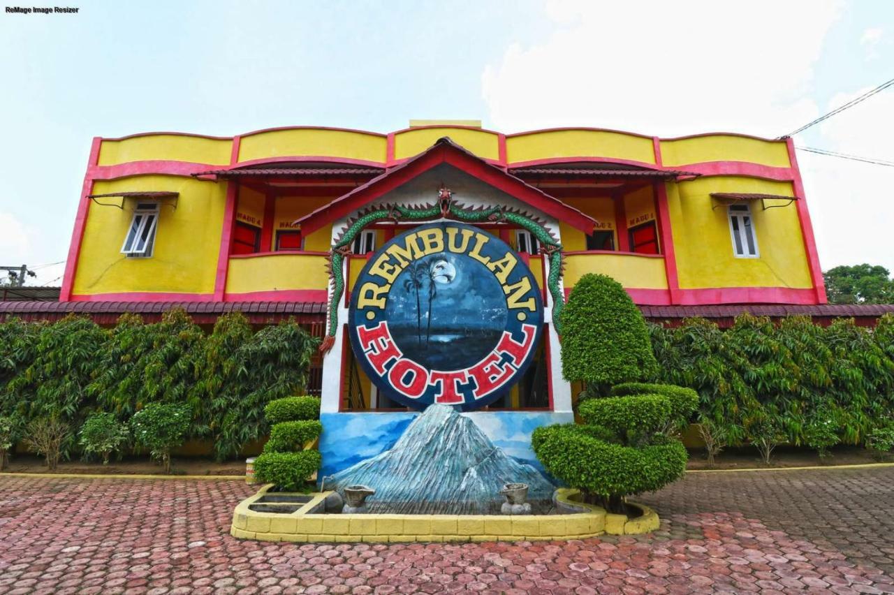 Hotel Rembulan Tebing Tinggi Esterno foto